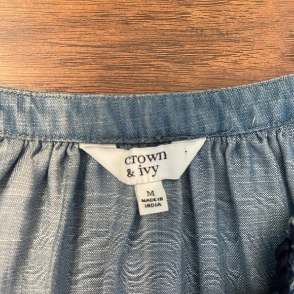 Crown & Ivy Denim Blouse Size M - Picture 2 of 4